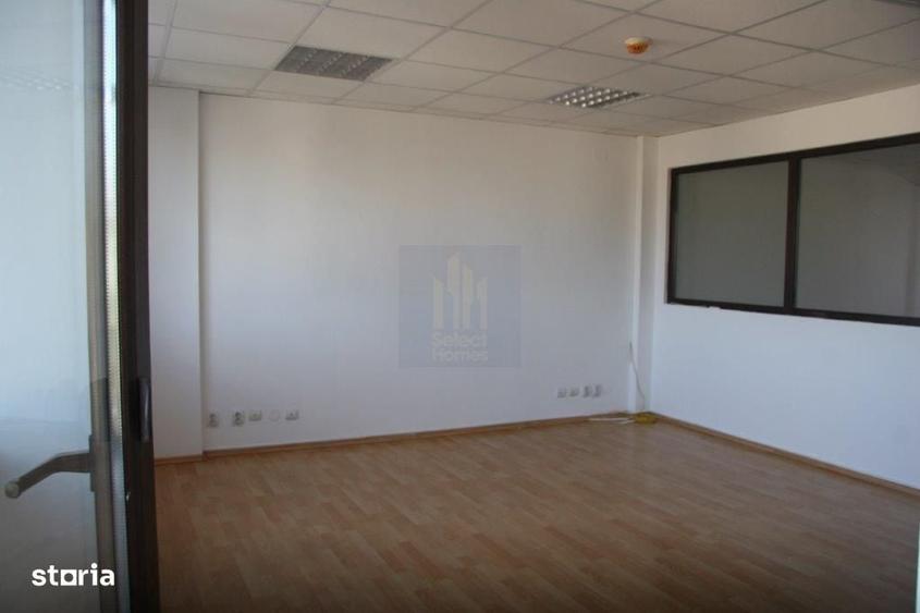 Spațiu comercial, de 800 mp, în Domenii