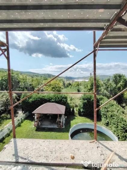 Casă cu 4 camere cu Teren 350 Mp în Central