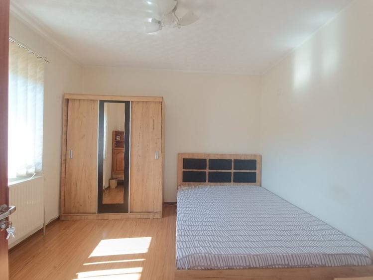 Casă cu 4 camere cu Teren 2771 Mp în Slobozia Nouă