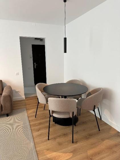 Apartament cu 2 camere semidecomandat, mobilat în Podu Roș