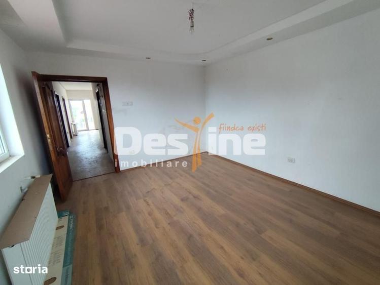 Casă cu 4 camere în Fundeni