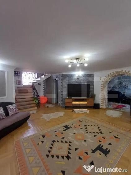 Casă cu 5 camere cu Teren 980 Mp în Mihai Viteazu
