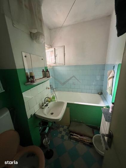 Apartament cu 4 camere semidecomandat în Podu Roș