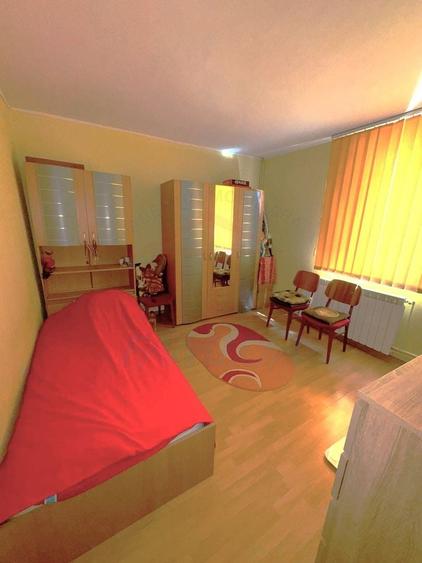 Apartament cu 3 camere circular, mobilat în Micro 38