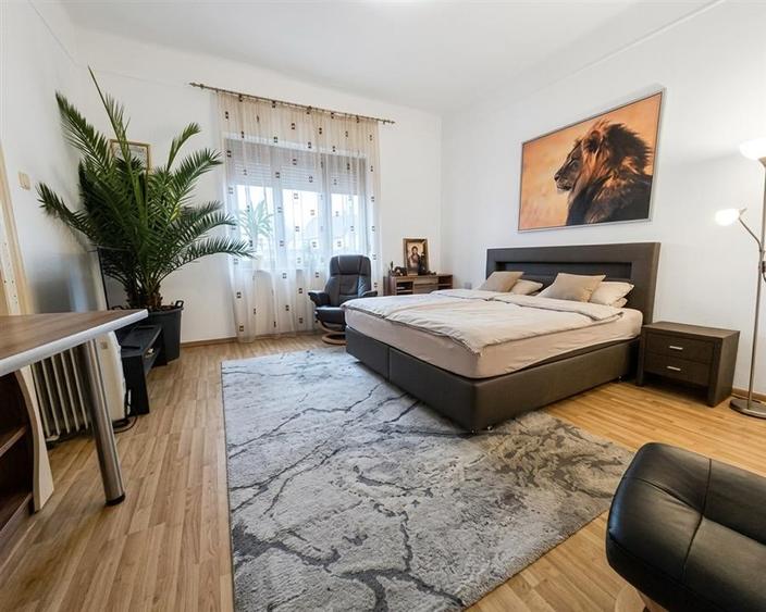 Casă cu 3 camere cu Teren 400 Mp în Central