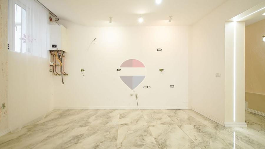 Apartament cu 3 camere decomandat în Bod