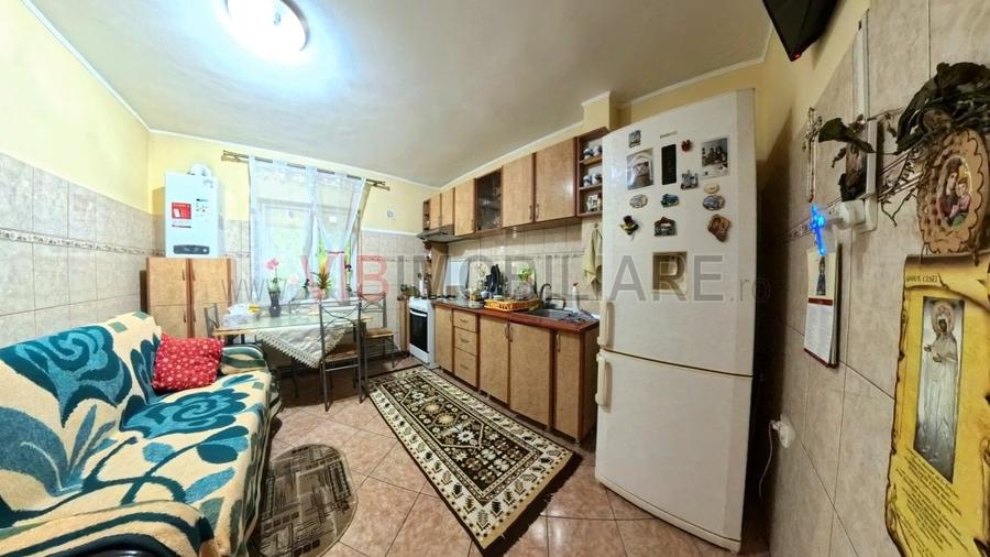 Apartament cu 3 camere decomandat în Central
