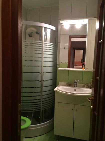 Apartament cu 4 camere decomandat în Băneasa