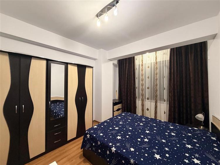 Apartament cu 3 camere semidecomandat, mobilat în Moșilor