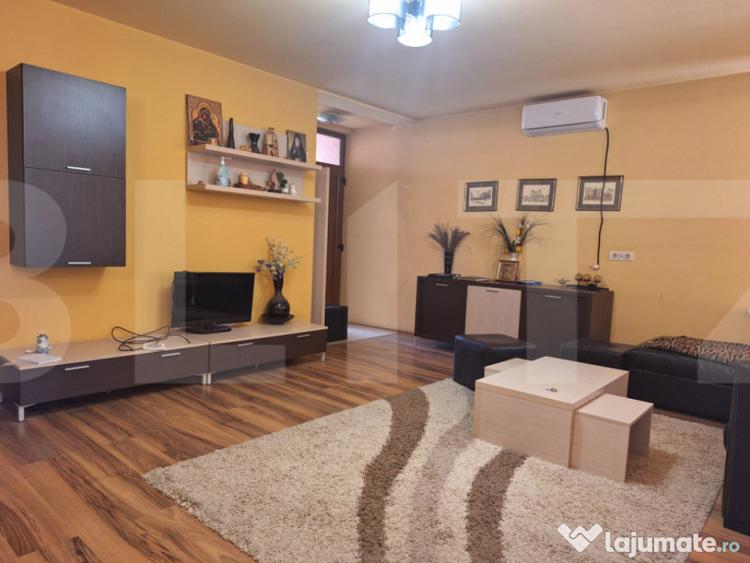Casă cu 7 camere cu Teren 680 Mp în Mehala
