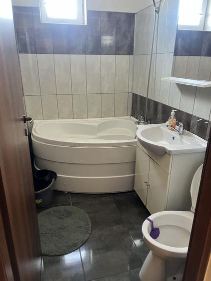 Apartament cu 2 camere decomandat în Steaua