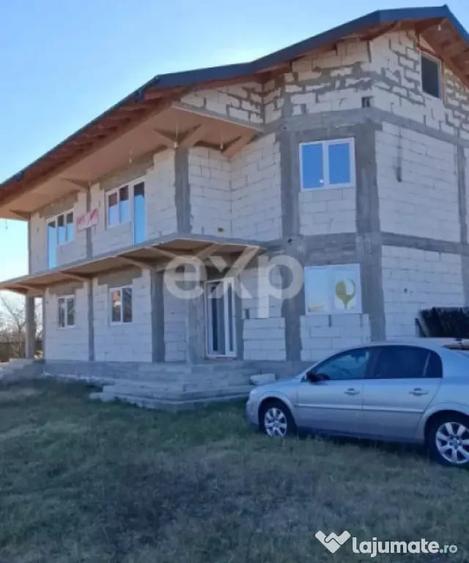 Duplex complet pentru 2 familii 326 mp?i 2.000 mp teren - 5