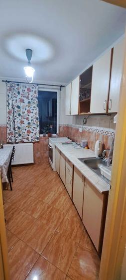 Apartament cu 2 camere semidecomandat în Costin Georgian