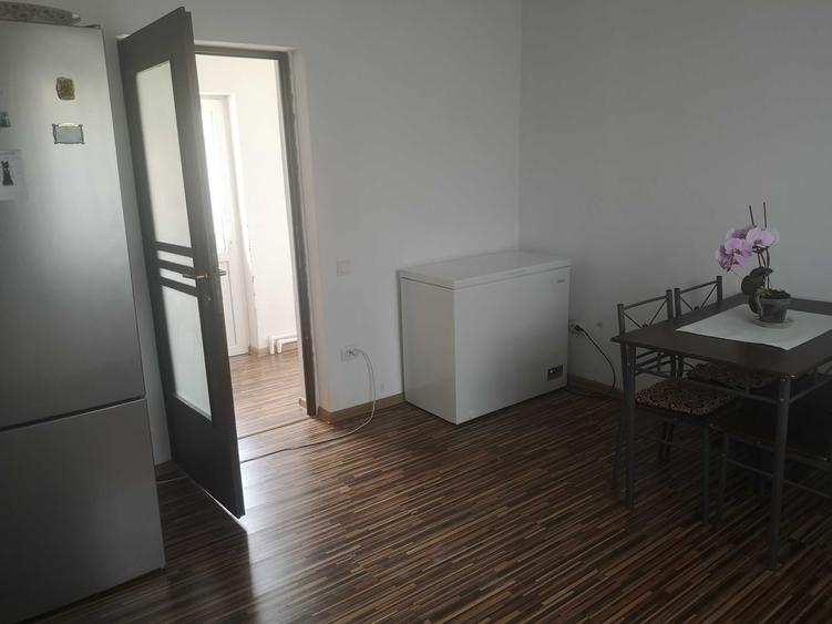 Casă cu 4 camere în Comana
