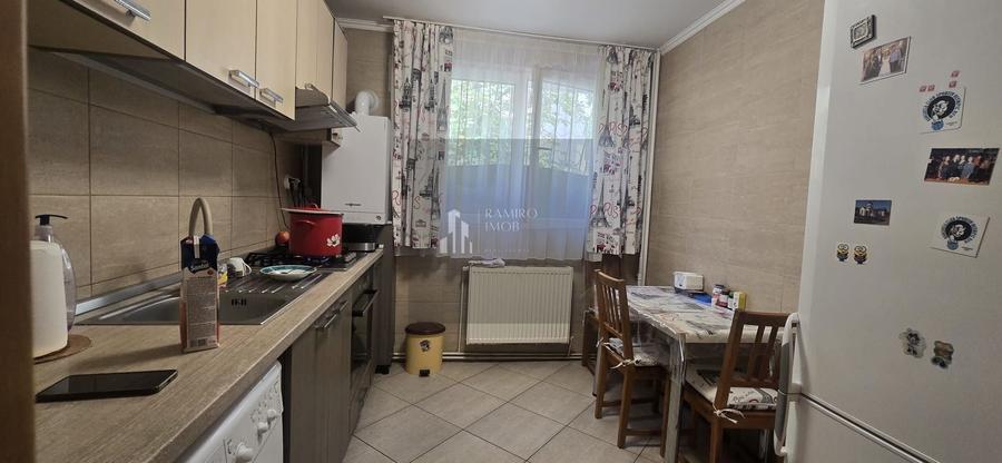 Apartament cu 3 camere decomandat în 1 Decembrie 1918