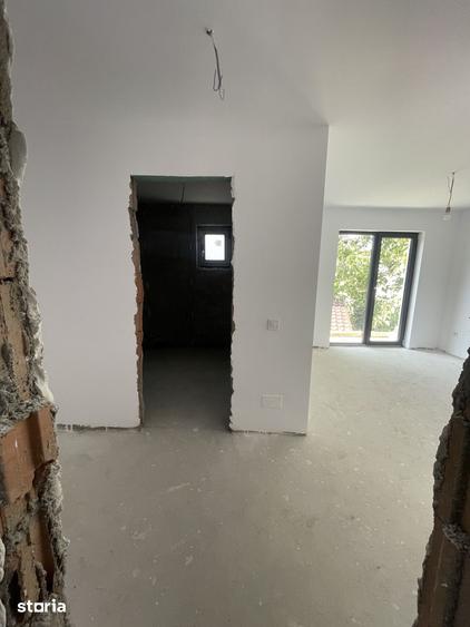 Casă cu 4 camere cu Teren 250 Mp în Central