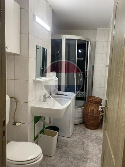 Garsonieră decomandată, mobilată în Sebastian