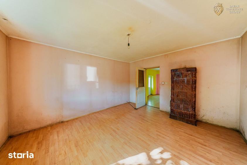 Casă cu 5 camere cu Teren 1065 Mp în Vladimirescu