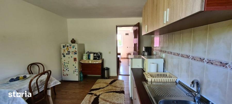 Casă cu 5 camere cu Teren 794 Mp în Sinești