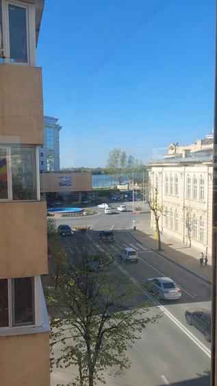 Apartament cu 2 camere semidecomandat în Ultracentral