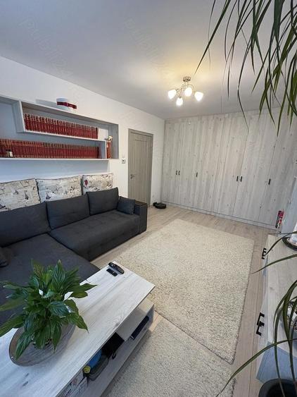 Apartament cu 2 camere semidecomandat în Aleea Carpați