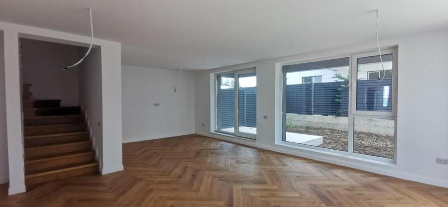 Casă cu 4 camere cu Teren 200 Mp în Pipera