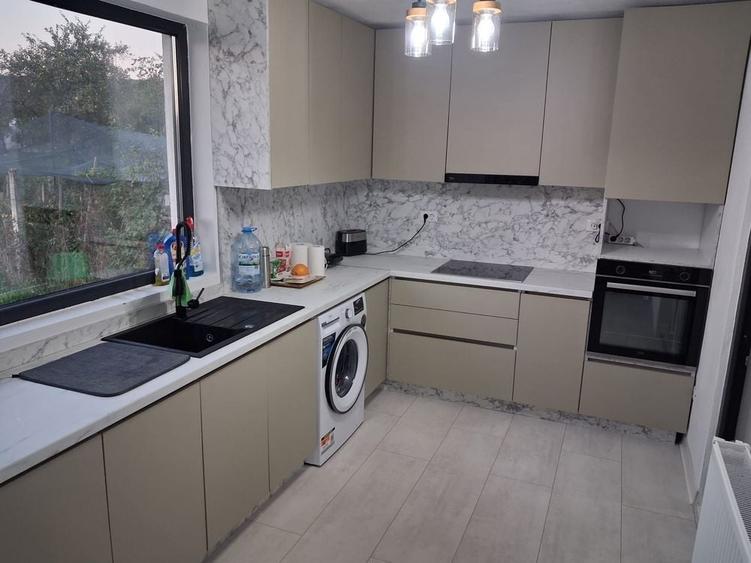 Casă cu 3 camere în Piscani