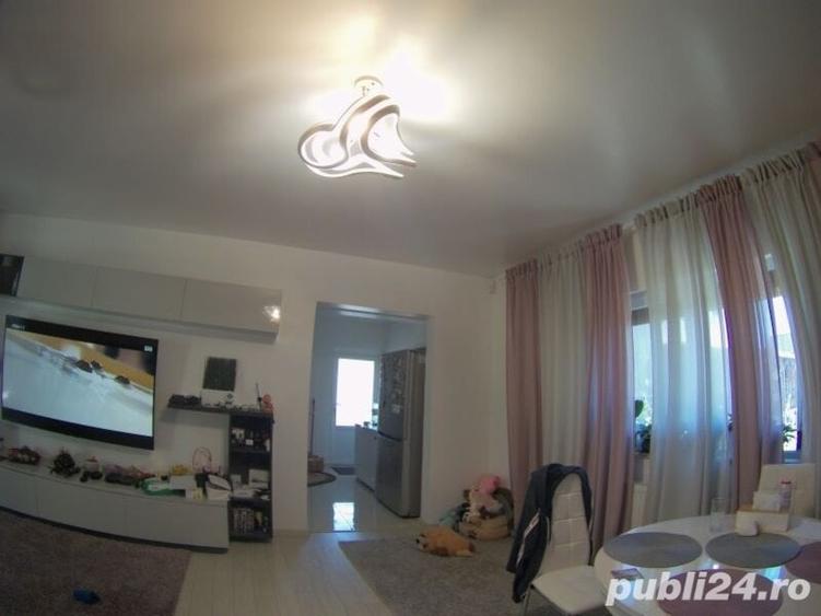 Casă cu 5 camere cu Teren 865 Mp în Adunații-Copăceni
