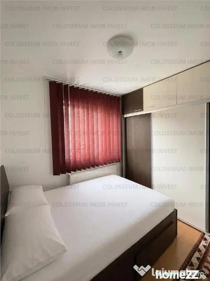 Apartament cu 3 camere semidecomandat în Florilor