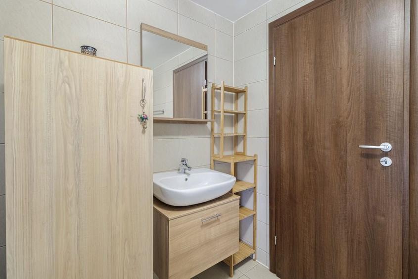 Casă cu 5 camere cu Teren 2253 Mp în Tâncăbești