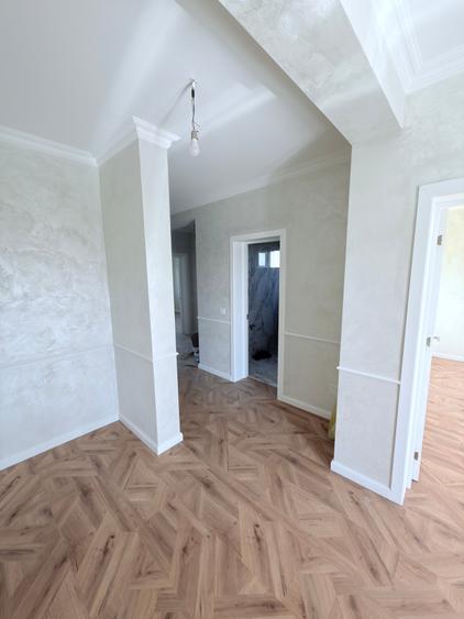 Casă individuală cu 5 camere cu Teren 500 Mp în Central