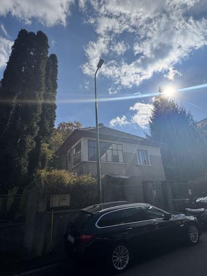 Casă cu 4 camere în Schei