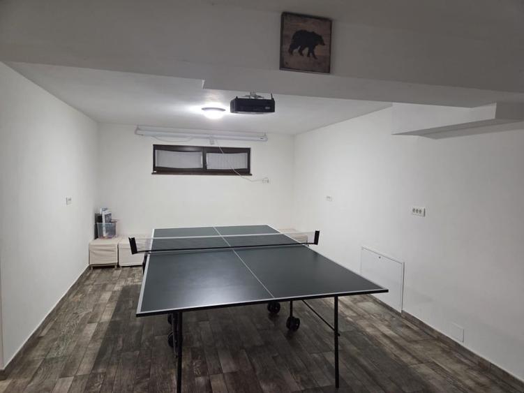 Casă individuală cu 5 camere cu Teren 500 Mp în Central