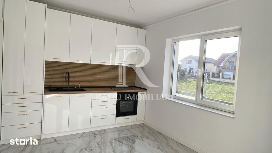 Casă cu 4 camere cu Teren 928 Mp în Sânmartin