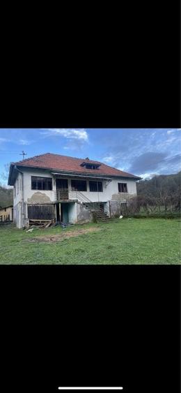 Casă cu 4 camere în Cib