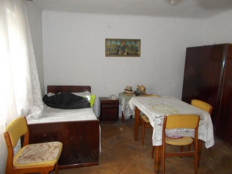 Casă cu 4 camere în Ghirodei