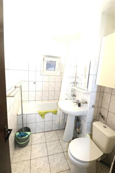 Apartament cu 2 camere semidecomandat în Soarelui