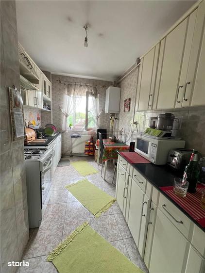 Apartament cu 4 camere în Tătărași