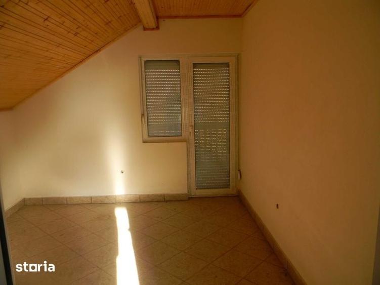 Casă cu 3 camere cu Teren 110 Mp în Groșeni