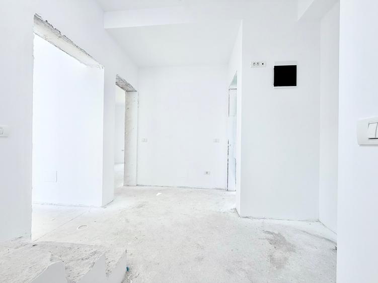 Duplex cu 4 camere cu Canalizare în Sud