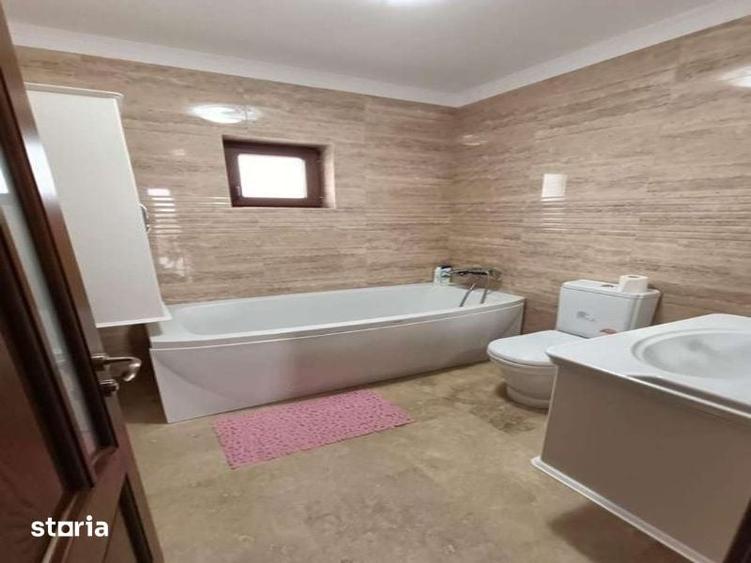 Casă cu 3 camere cu Teren 200 Mp în Central