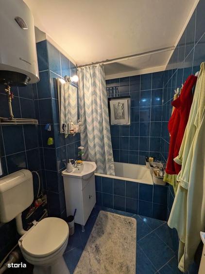 Apartament cu 2 camere semidecomandat în Craiovița Nouă