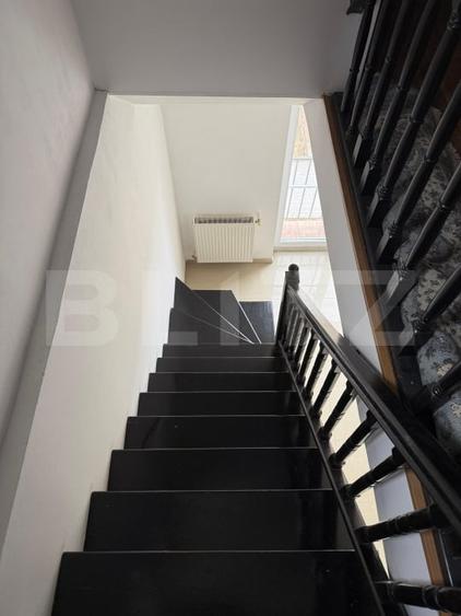Apartament cu 3 camere semidecomandat, mobilat în Râșnov