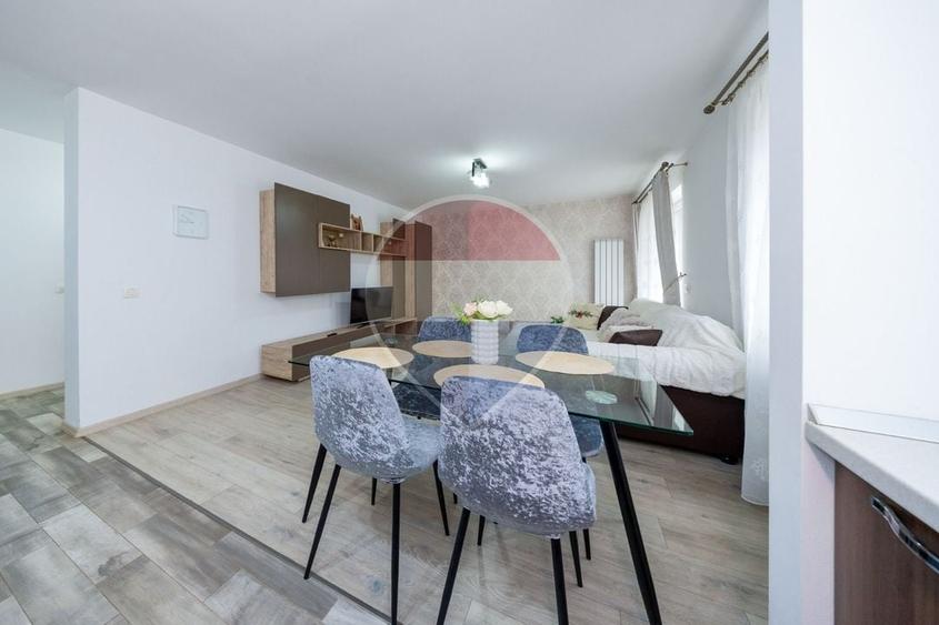 Apartament cu 2 camere decomandat în Tractorul