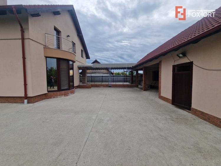 Casă individuală cu 5 camere cu Garaj în Izvin