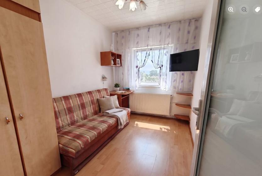 Apartament cu 3 camere decomandat în Triaj