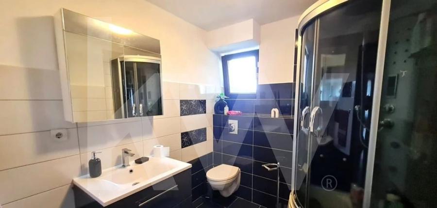Casă individuală cu 4 camere cu Garaj în Sadu
