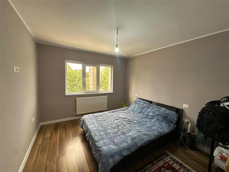 Apartament cu 3 camere semidecomandat, mobilat în Tătărași