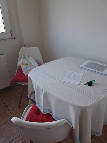 Apartament cu 3 camere decomandat în Alexandriei