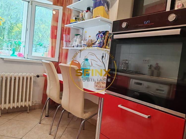 Apartament cu 4 camere decomandat, mobilat în Tei